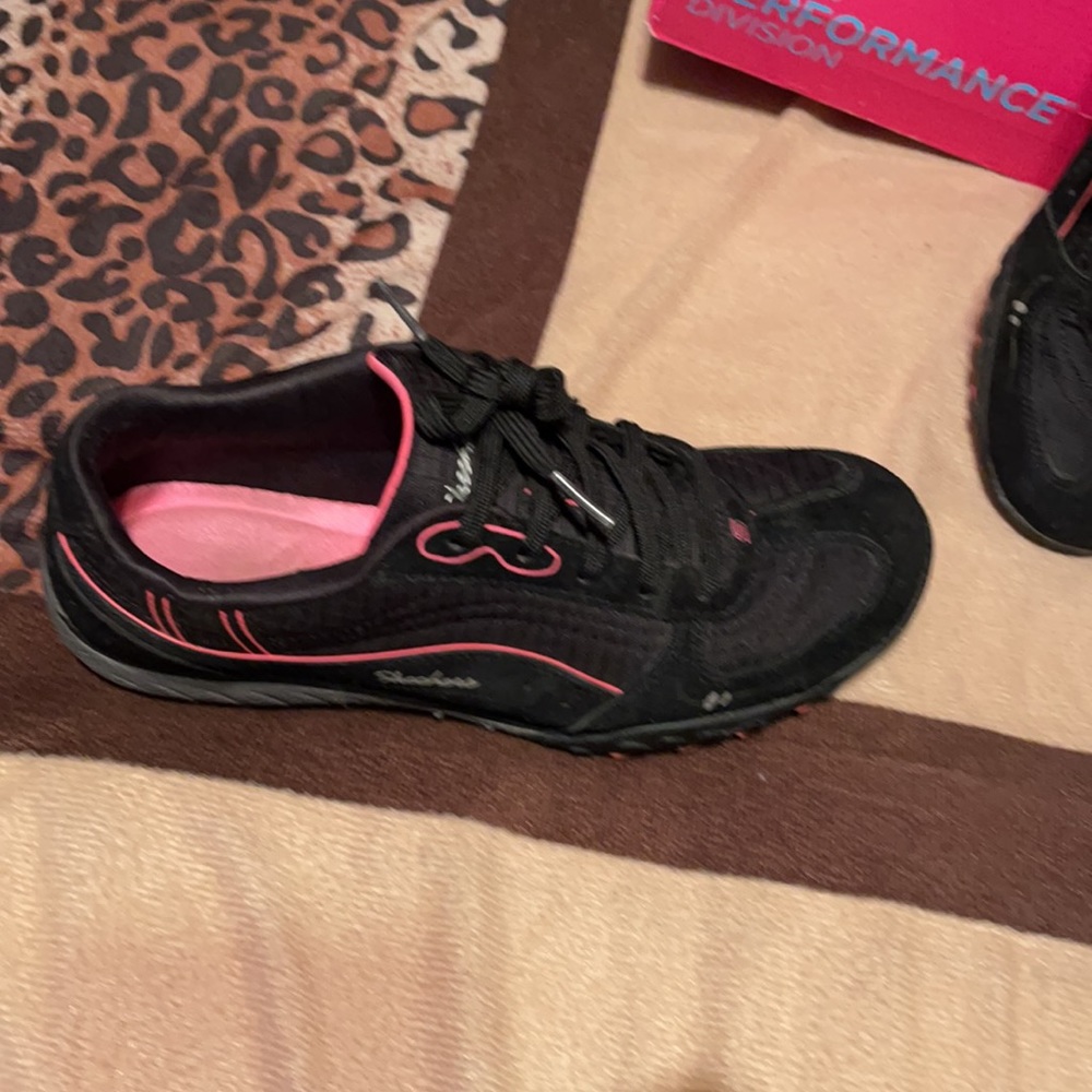 Shoes - Picture 2 of 4